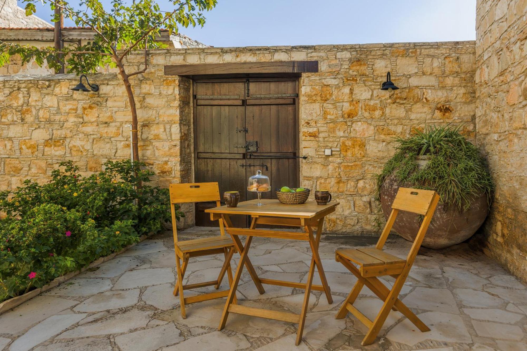 Oinoessa Traditional Boutique Guest Houses Lofou Exterior photo